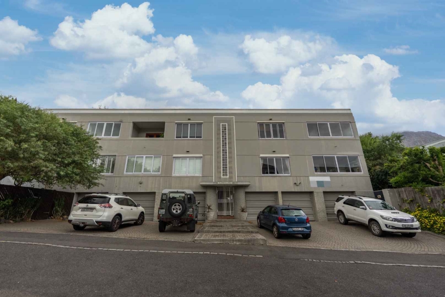 2 Bedroom Property for Sale in Vredehoek Western Cape